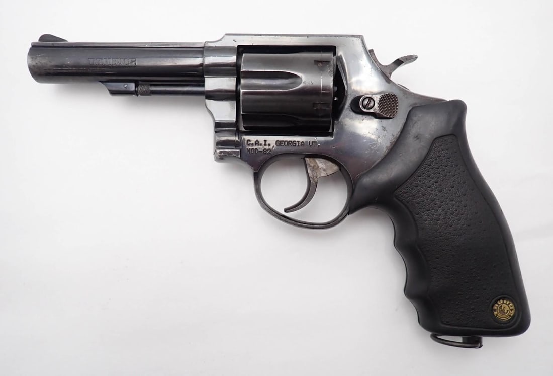Taurus 82 Revolver - 9