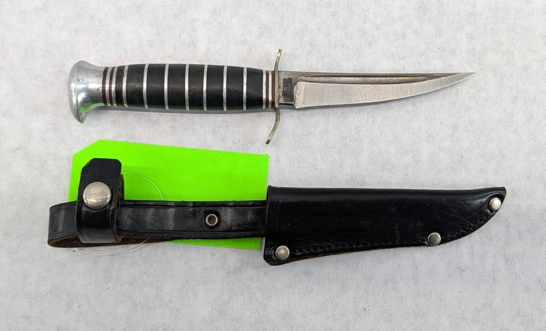 Solingen Fixed Blade Knife W/ Leather Sheath: overall length 6 7/8"