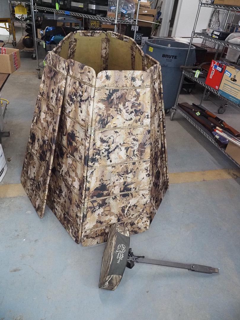 Cabela's Northern Flight Folding Blind (1 of 8)