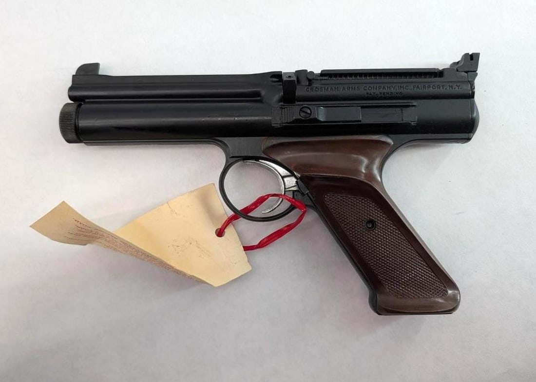 Crosman Model 600 Semi-Automatic Pellet Pistol .22 Caliber: s/n 013952, in original box