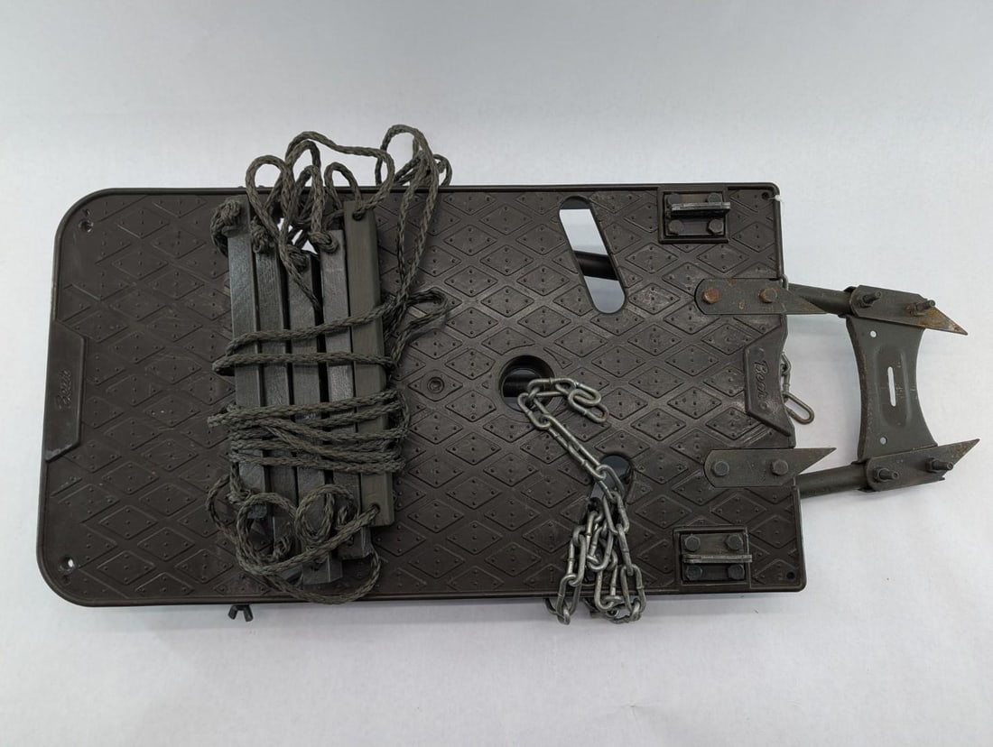 Bear Tree Stand W/ 5-Step Rope Ladder - 2