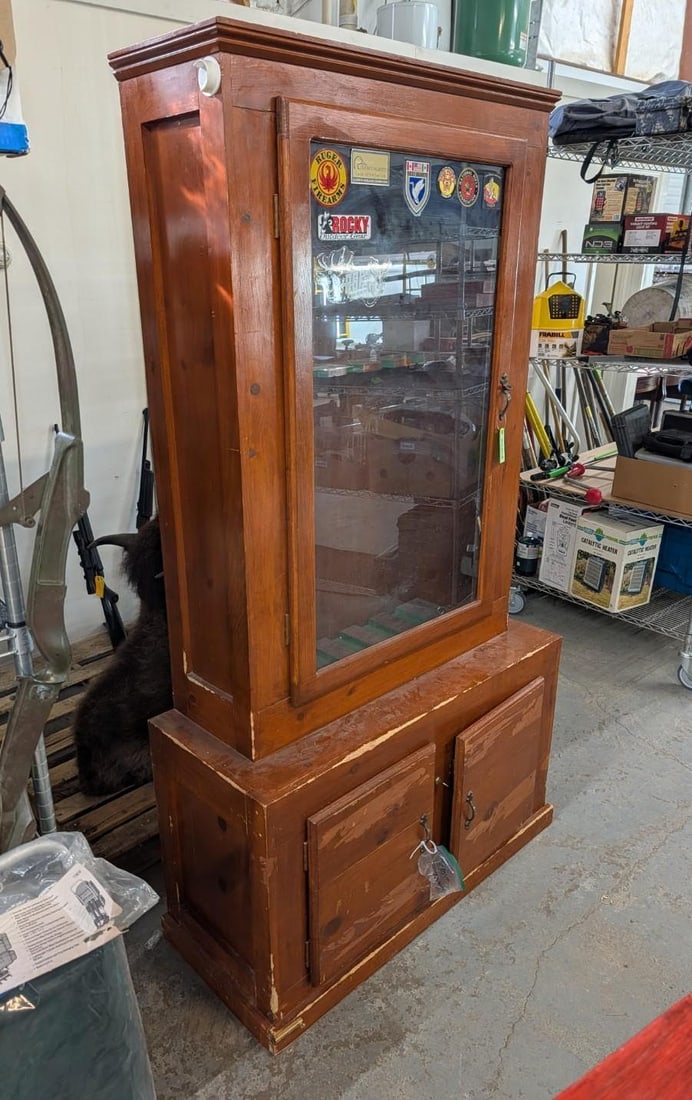 Six Place Pine Rifle Cabinet W/ Internal Locking Mechanism - 3