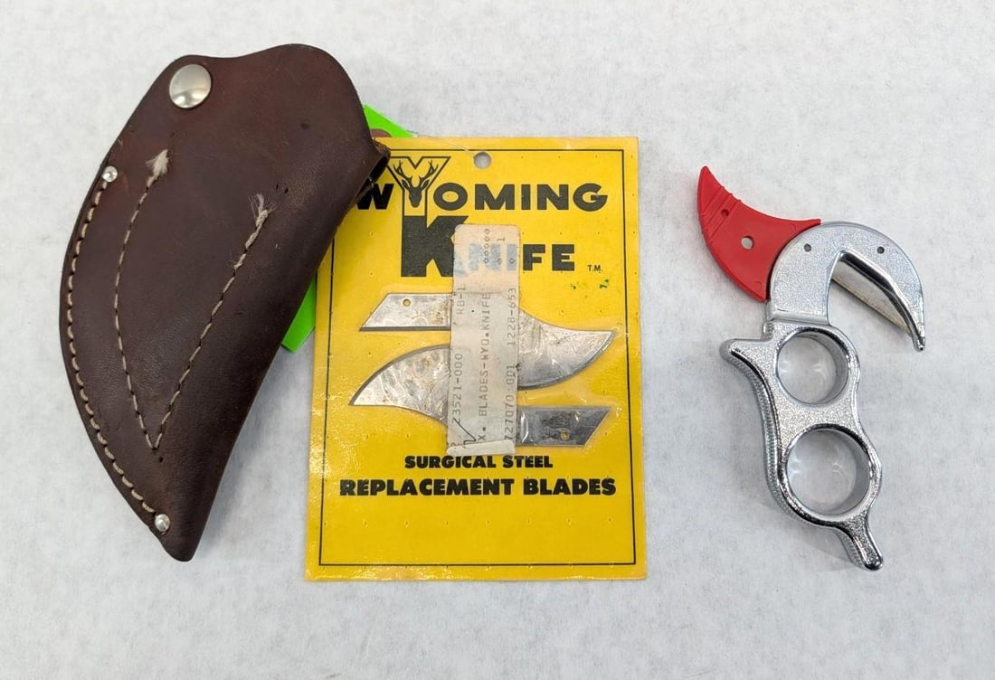 Wyoming Outdoor Tool W/ Leather Sheath: incl. replacement blade package