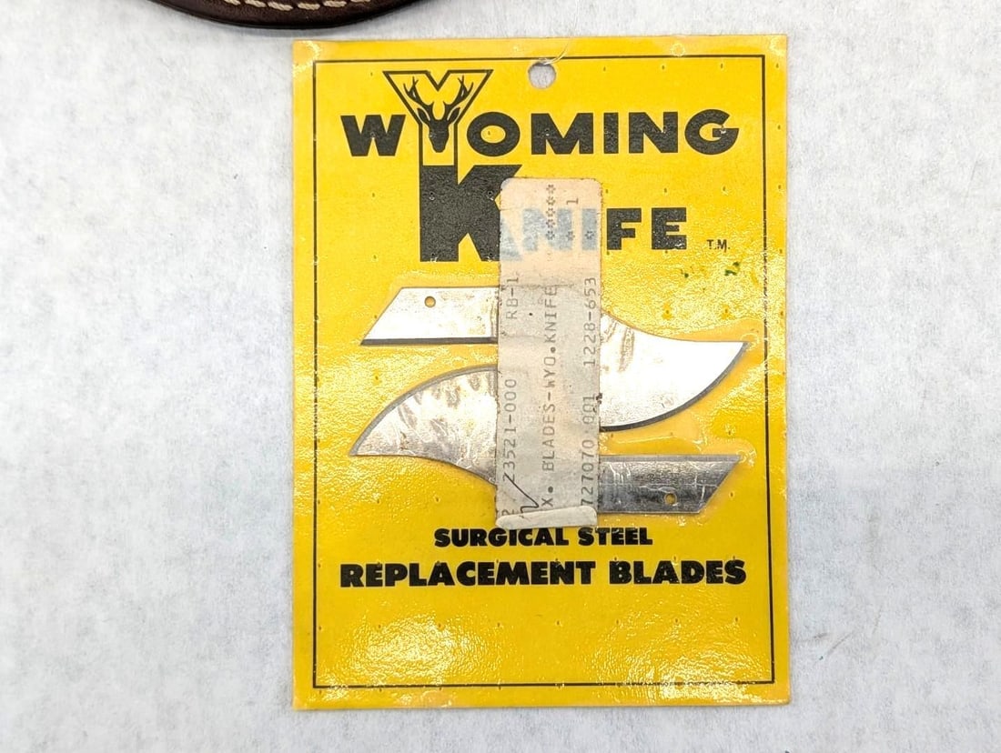 Wyoming Outdoor Tool W/ Leather Sheath - 6