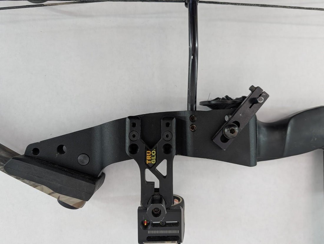 Champion Saber Compound Bow - 14