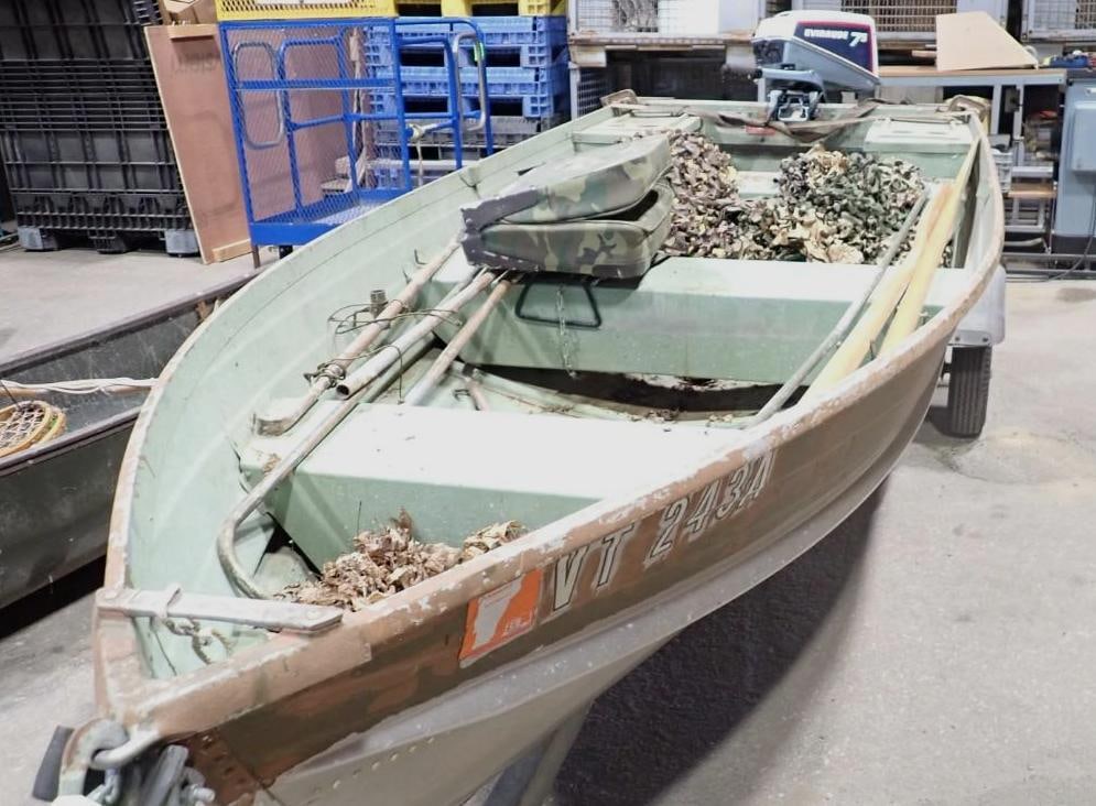 Starcraft Sealite 12OB 12' Aluminum Boat W/ Yacht Club Single Axle Trailer & 7.5 HP Evinrude - 2