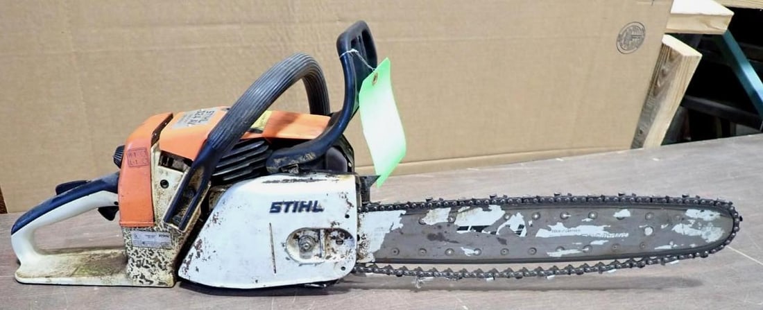 Stihl Model 024 AV Chainsaw - 2