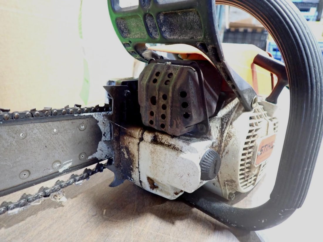 Stihl Model 024 AV Chainsaw - 4