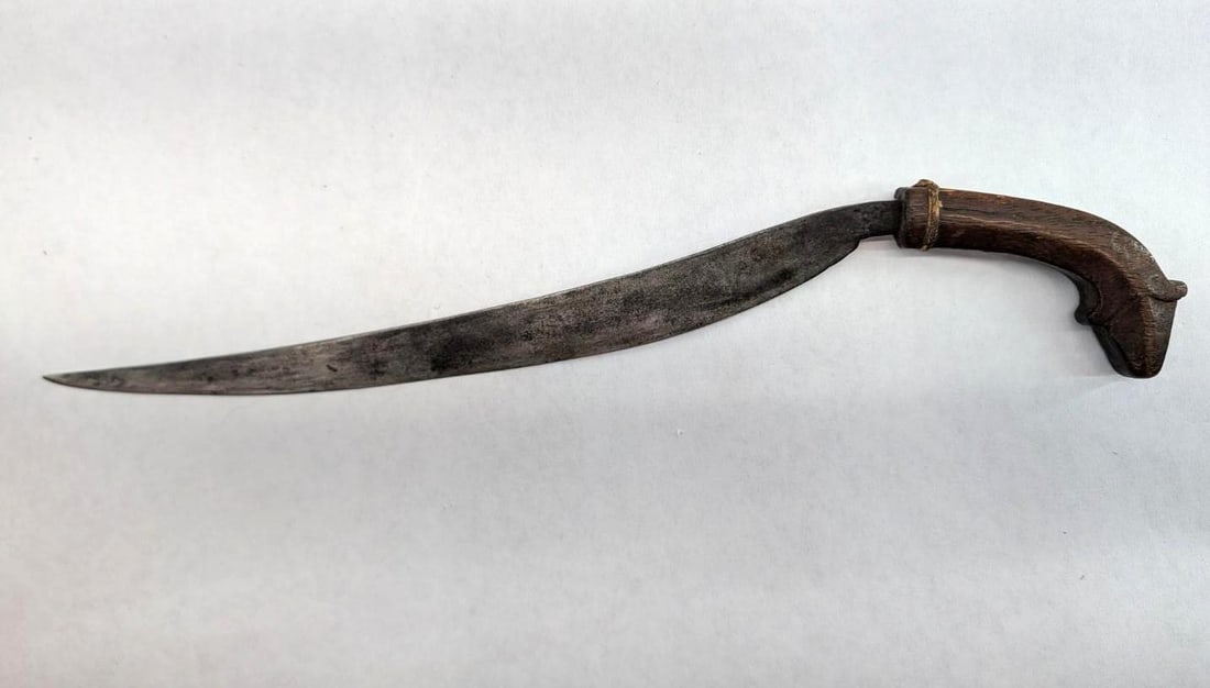 Vintage Philippine Curved Fixed Blade Knife (1 of 8)