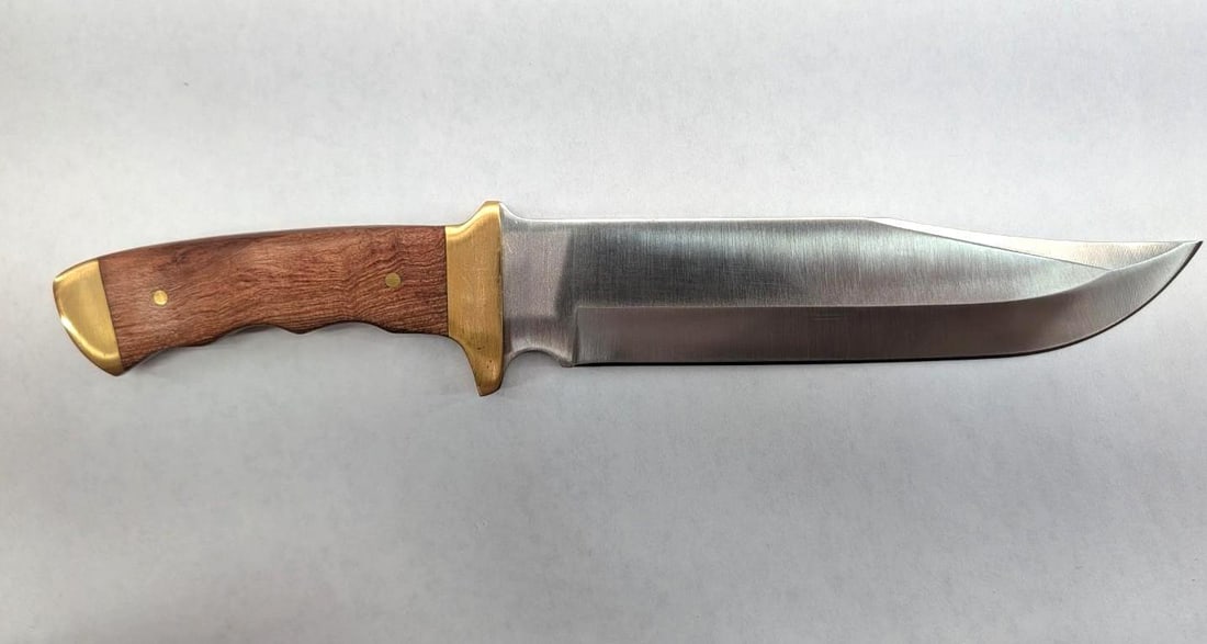 Mossy Oak Fixed Blade Knife: 13.75" overall length, with handmade leather sheath