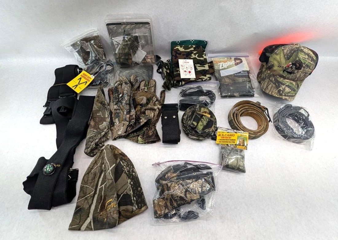 Hunters Lot: incl. belts, suspenders, harnesses, caps, etc.