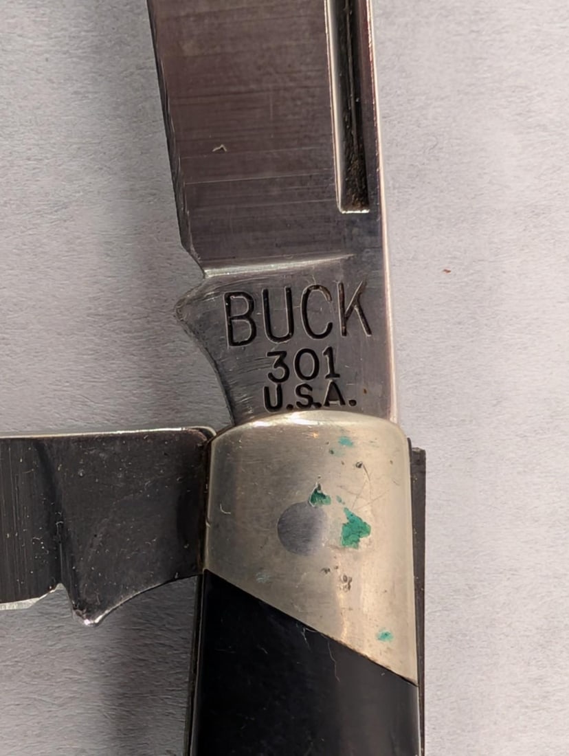 Buck #301 Folding Knife W/ Leather Case - 6