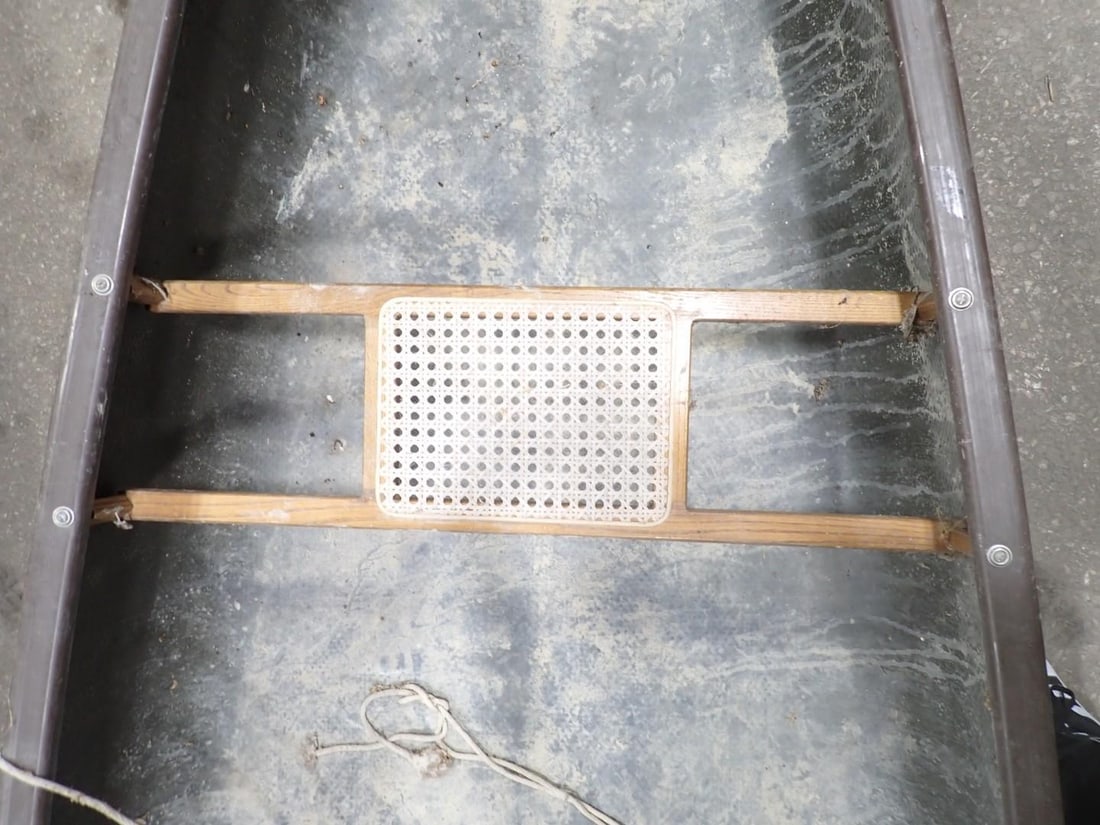 Three Rivers Fiberglass Canoe 14'3" - 9