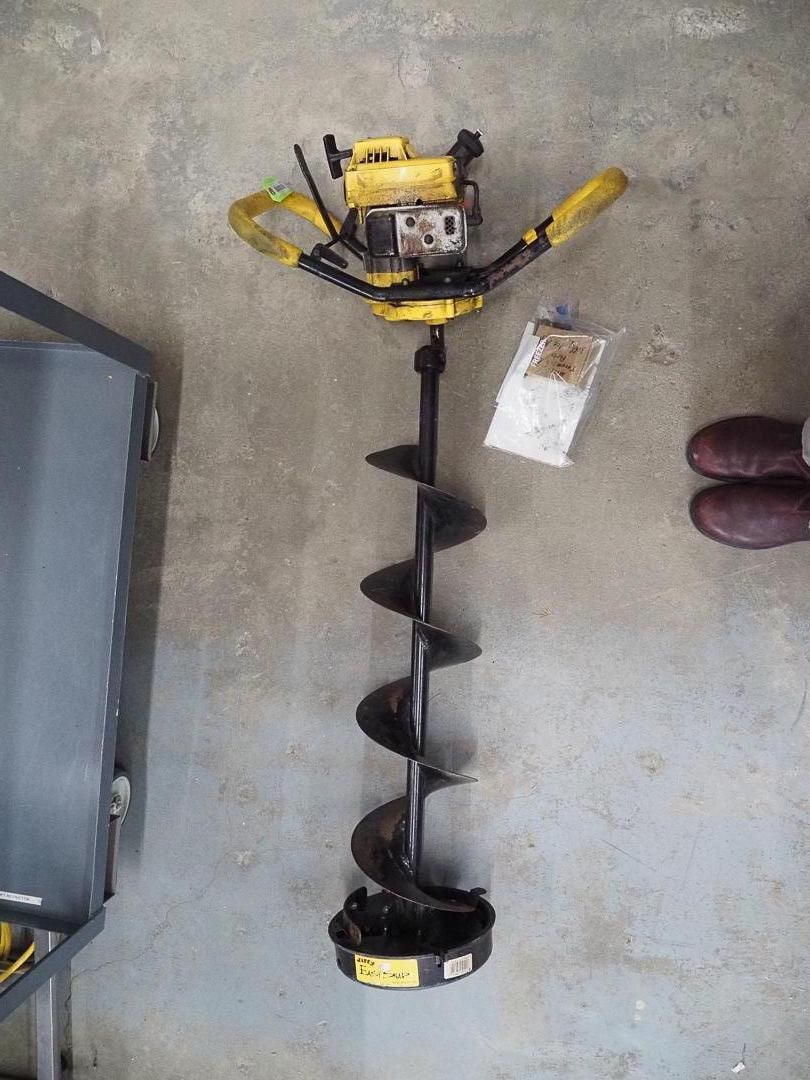 Ledgend Lighting Ice Auger w/ 9" Auger Bit: pulls over, has compression