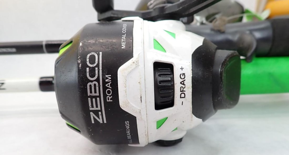 (2) Zebco Rod & Reel Combo W/ Frabill Minnow Bucket & Battery Powered Aeration System - 2