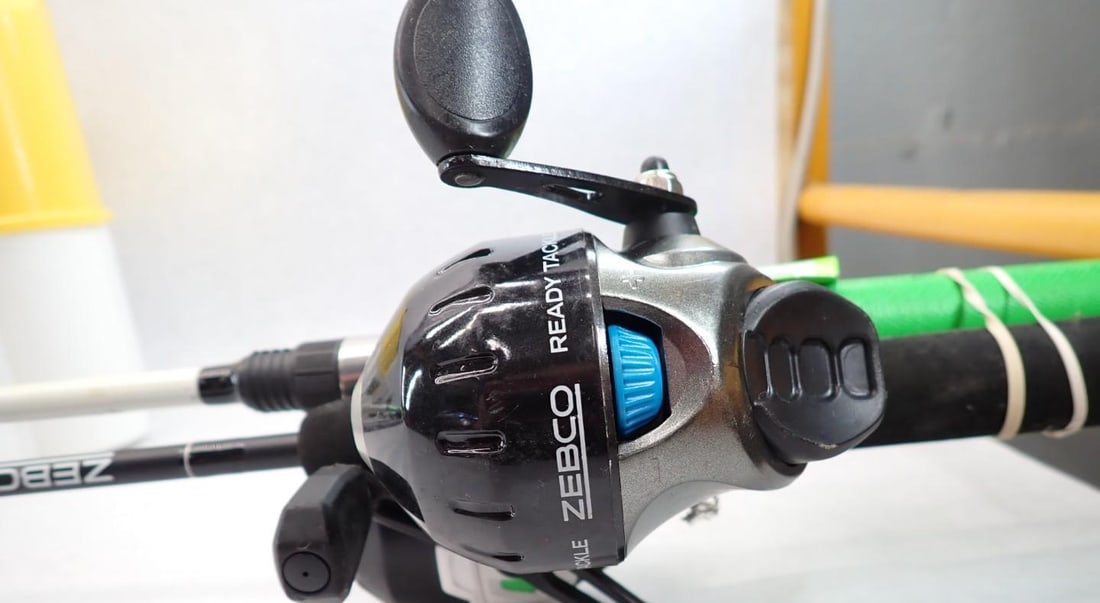 (2) Zebco Rod & Reel Combo W/ Frabill Minnow Bucket & Battery Powered Aeration System - 3