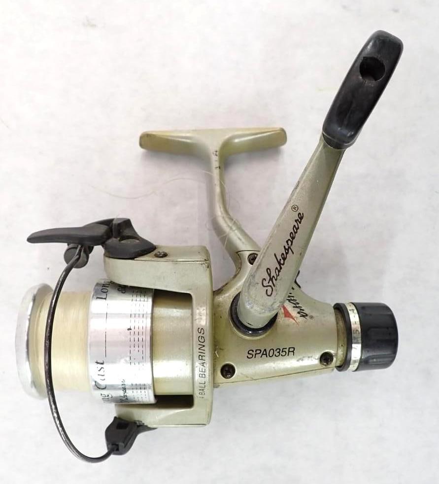 (2) Zebco Rod & Reel Combo W/ Frabill Minnow Bucket & Battery Powered Aeration System - 8