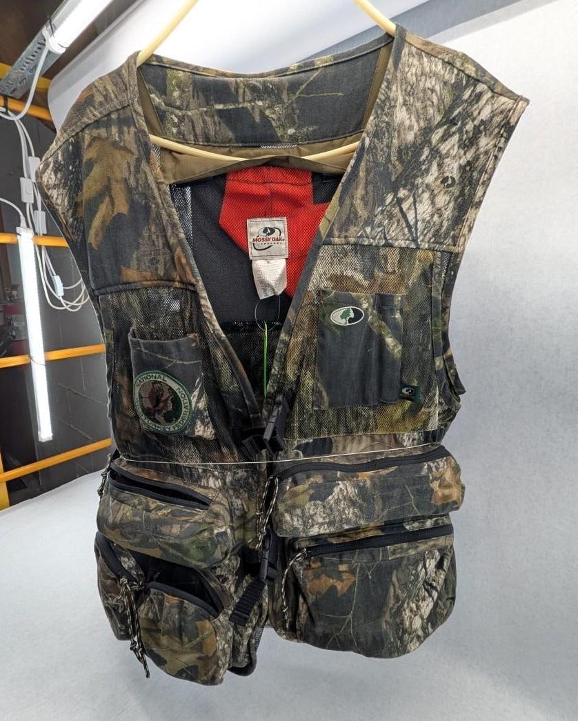 Turkey Hunters Lot: incl. assorted calls, Mossey Oak vest, & SuperLyt cushioned seat
