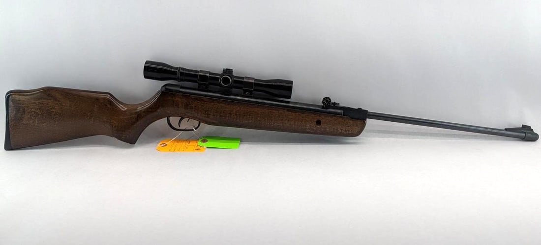 Gamo Hunter 220 W/ Tasko 4X32 Scope .177 Caliber - 2
