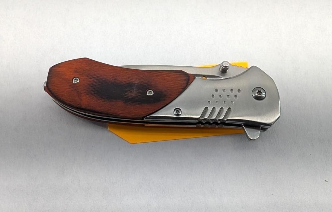 (5) Knives - 8