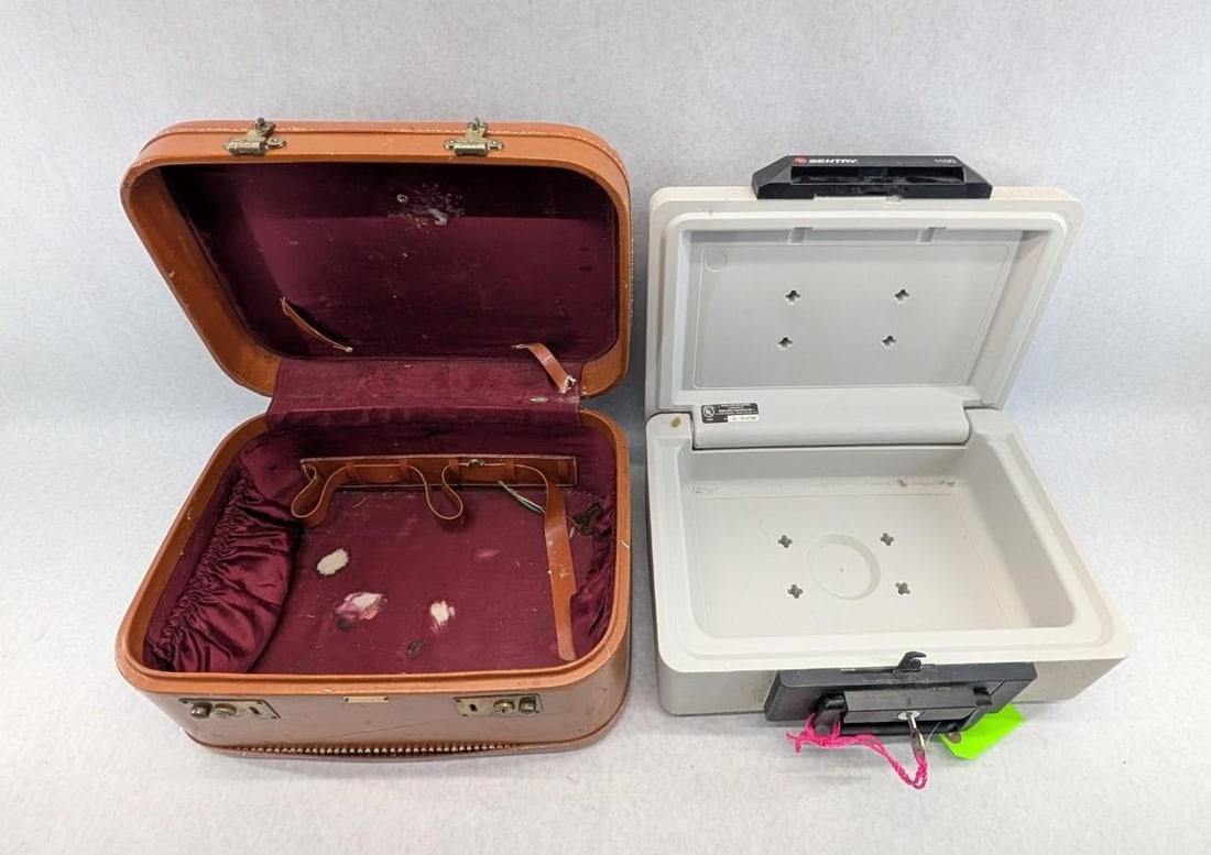 Sentry Mod. 1100 Lock Box & Warren Travel Case - 4