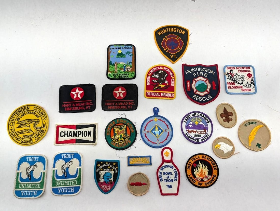 Collection of Military Medals, Buttons, Pins & Assorted Collectable Automotive & Hunting Patches - 10