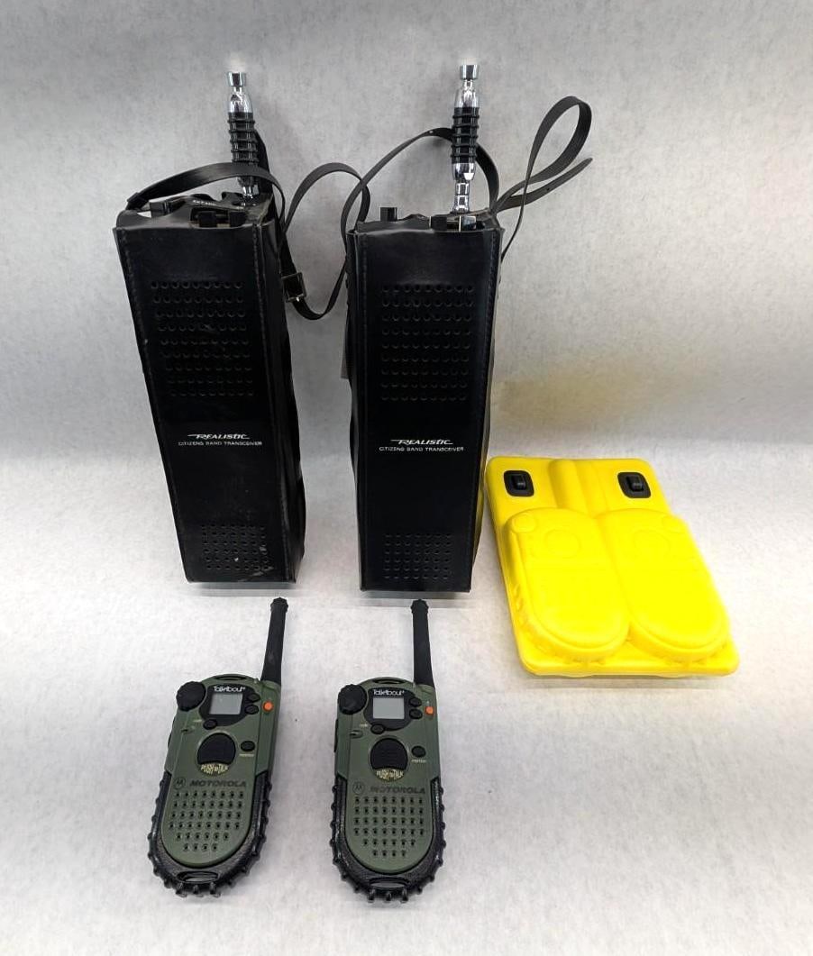 Pair of Vintage Realistic Citizens Band Transceivers: m/n 2RC-208, 5-watt 6-channel, incl. Cabelas Talkabout radio case