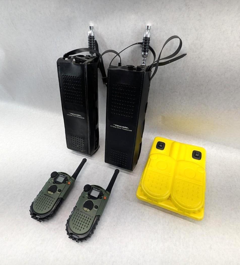 Pair of Vintage Realistic Citizens Band Transceivers - 3