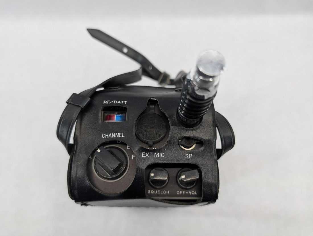 Pair of Vintage Realistic Citizens Band Transceivers - 6
