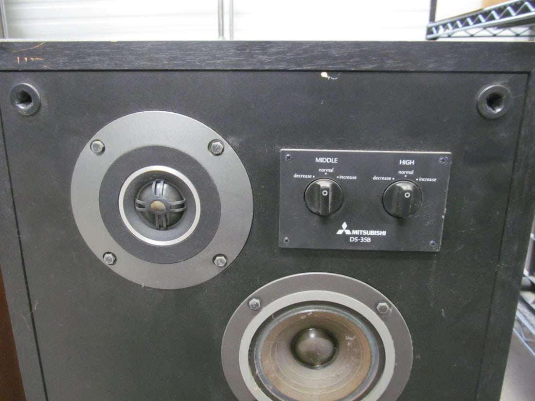 Mitsubishi DS-35B Stereo Speakers - 4