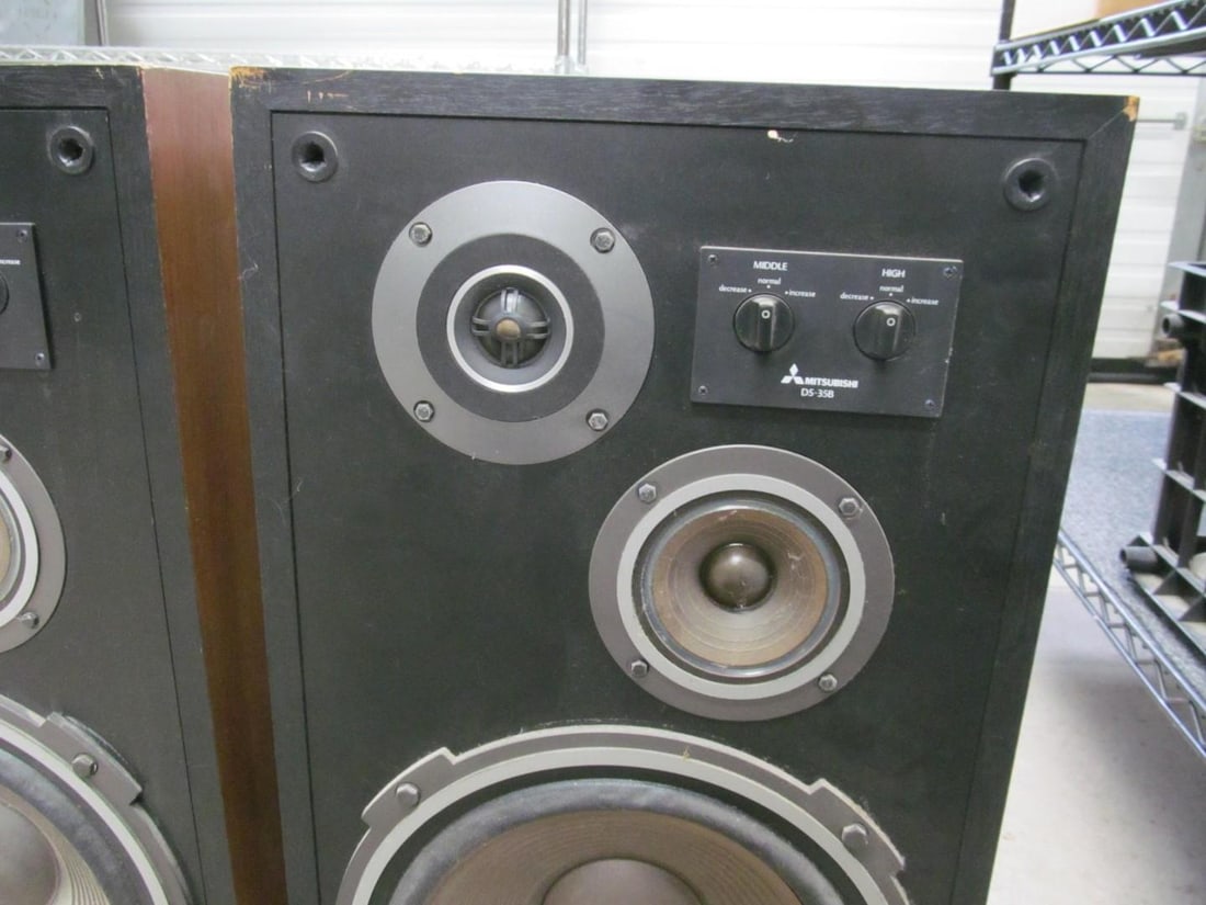 Mitsubishi DS-35B Stereo Speakers - 5