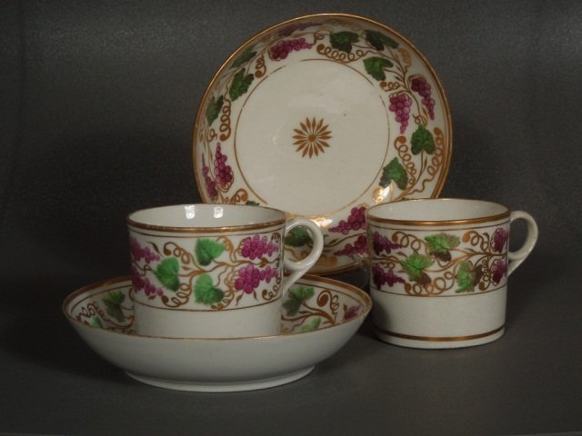 Minton Porcelain Coffee Can and Saucers Circa 1810: Early 19th century Minton Coffee Cans and saucers Circa 1810. These all came from the Wagner Estate.
