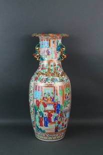 Chinese Rose Mandarin Cantonese Temple Vase: Fine quality early 19th century large Chinese Rose Mandarin Cantonese Temple Vase. Fabulous full figured Foo dog handles and gold serpents around middle border. Bottom scene with a greek key border an