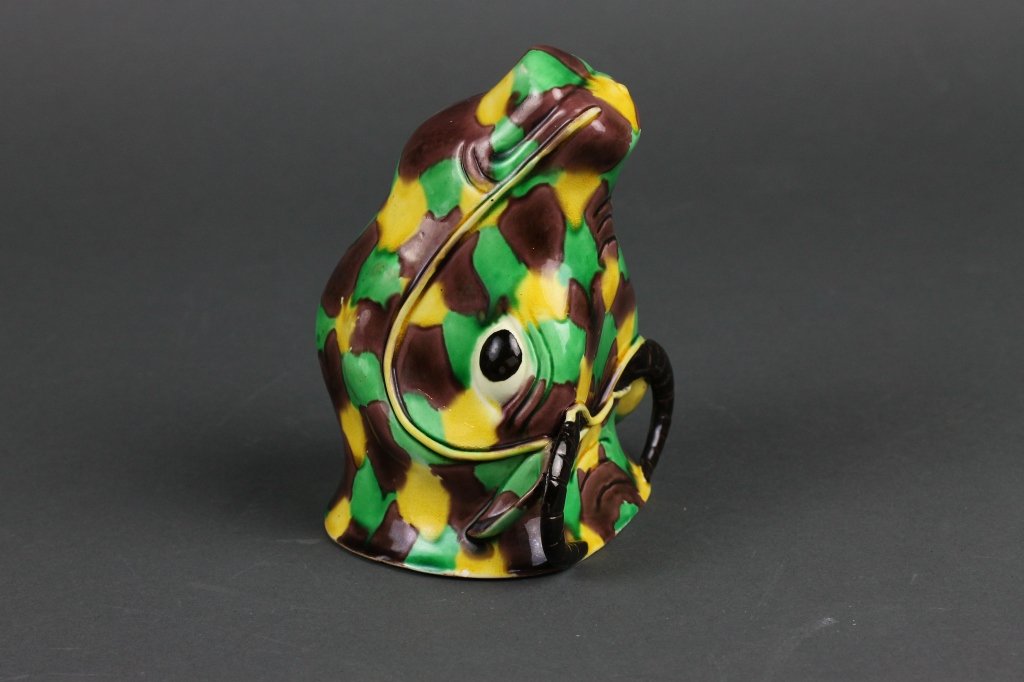Chinese Kangxi Period Water Buffalo Stirrup Cup: Rare Chinese Kangxi Period Egg and Spinach Sancai Glazed Porcelain Water Buffalo Stirrup Cup; good condition; measures (13cm) 5'' tall.------------------------------------------------------------- The
