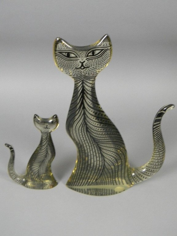 Signed Pair of Cats Abraham Palatnik: Signed Pair of Cats Abraham Palatnik Mid-Modern. Crafted at the height of pop art in the 1970s, these delightful sculptures are the work of Brazilian artist Abraham Palatnik. Recently his pieces have 