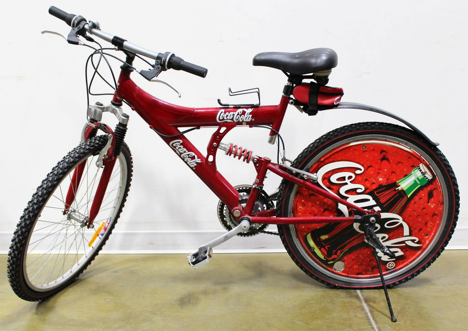 COCACOLA SHIMANO MOUNTAIN BIKE Aug 26, 2019 Hall's Auction Services Ltd. in Canada