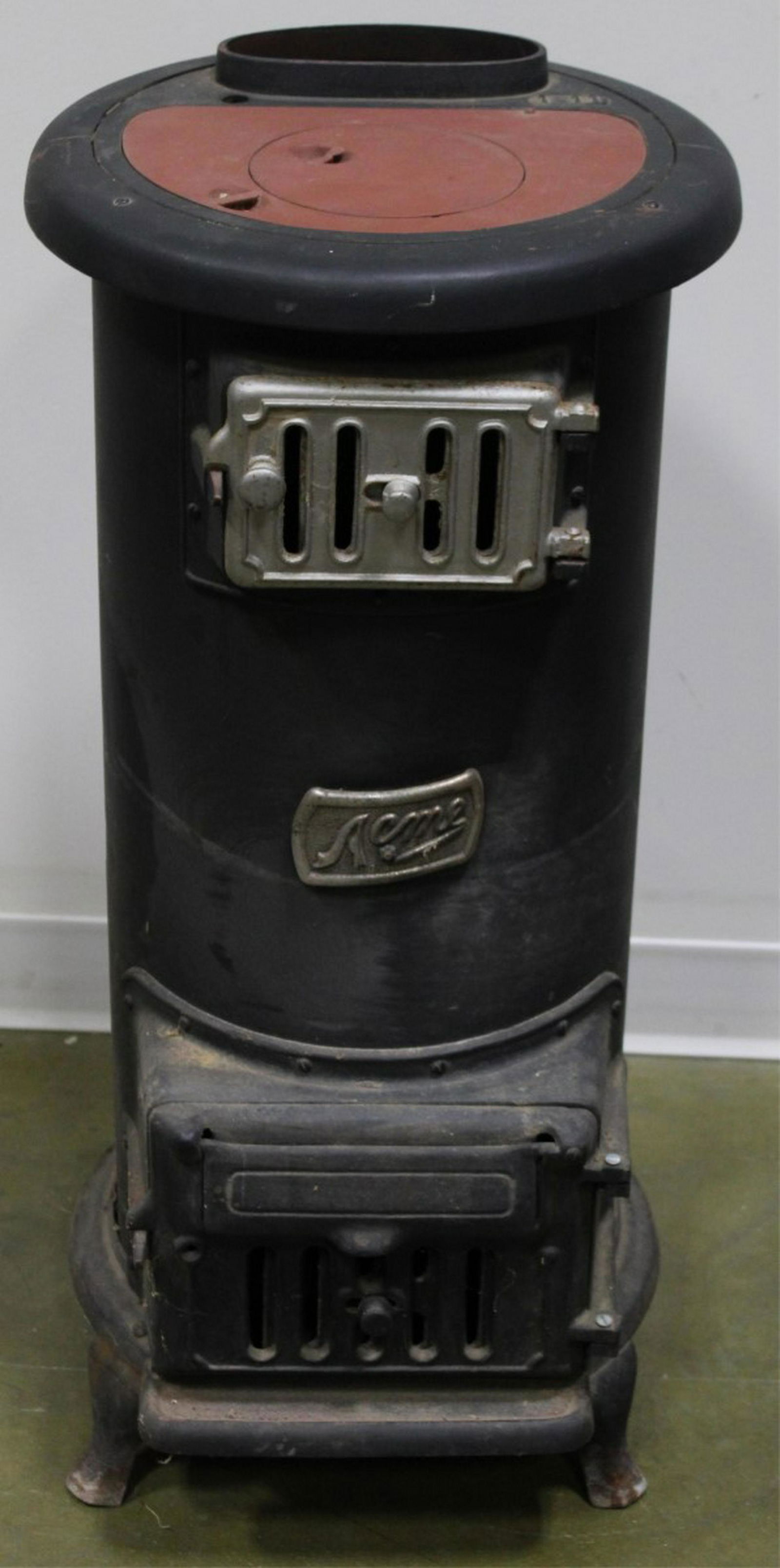 GUELPH STOVE CO. WOOD STOVE Aug 27, 2019 Hall's Auction Services