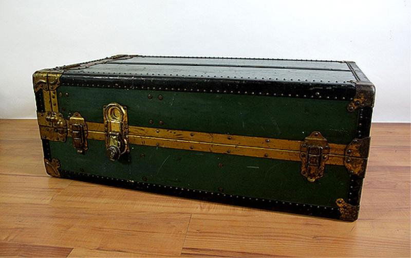 MCBRINE MENDEL STEAMER TRUNK: - McBrine Mendel Trunx green steamer trunk with fitted interior, Kitchner, ON. 41 1/2" x 22 1/2" x 14 3/4"