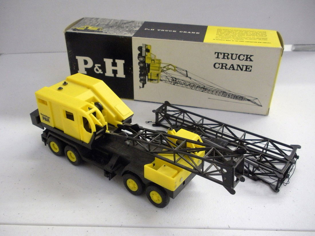 P&H Mobile Crane: P&H Mobile Crane made by Lionel in the scale of 1:50. Manufacturer's Part Number is 6828-100. Model Condition is Excellent. Box Condition is Excellent. Original Box. Resin Model.