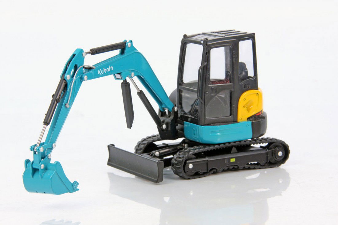 Kubota U-40-6 Excavator: Kubota U-40-6 Excavator made by Chinese Manufacturer in the scale of 1:24. Manufacturer's Part Number is CHKUBU40. Model Condition is Mint. Box Condition is Mint.