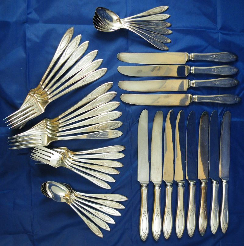 42PC ONEIDA SILVERPLATE FLATWARE 1917 ADAM: This is for a 42 pc Oneida Community flatware set in the 1917 ADAM pattern. Some of the pieces are monogrammed B (KVMM B)