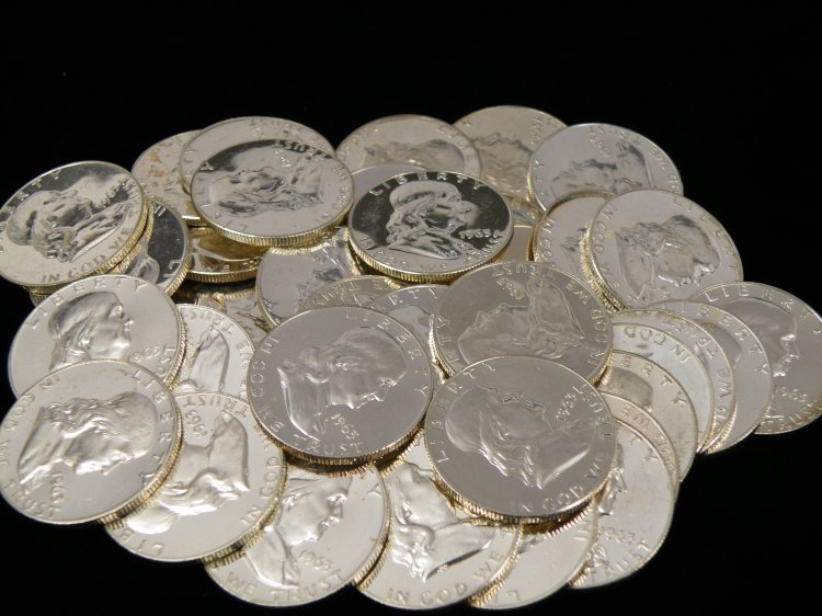 RARE PROOF 1963 FRANKLIN .50c HALF DOLLAR 90% SIL: Each of these silver coins shown here were manufactured by the United States Mint in proof condition. The coins are given special care in their striking and that's what gives the coins their mirro