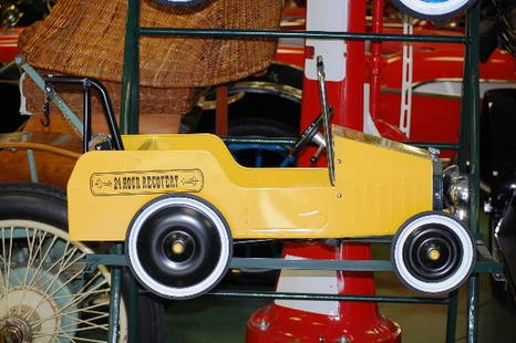 Pedal Car: Yellow Tow Truck "1938": Pedal Car: Yellow Tow Truck "1938"