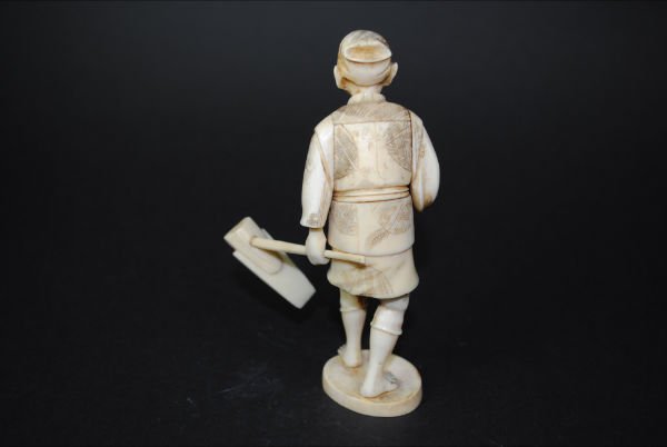 060: IVORY FIGURE - 3
