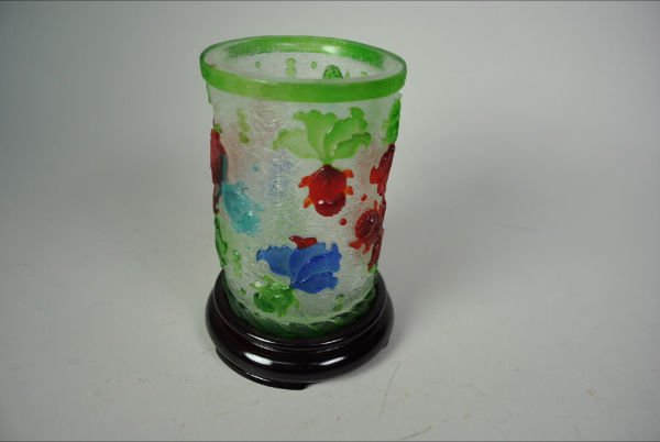 GLASS BRUSH POT: A BEIJING OVERLAY GLASS brush pot with Very fine design of eight fishes inthe lake . Total four colors. QianLongNianZhi mark.H:12cm