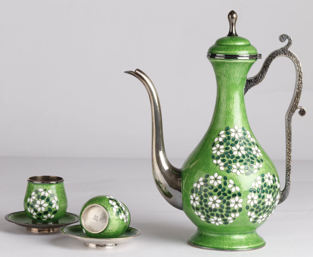 Set of Western style Silver & Enamel Tea Set.: Including a pot, two sets of cup and base. Finely designed with floral pattern. Condition: Good. 非常精致韩国纯银珐琅花卉纹