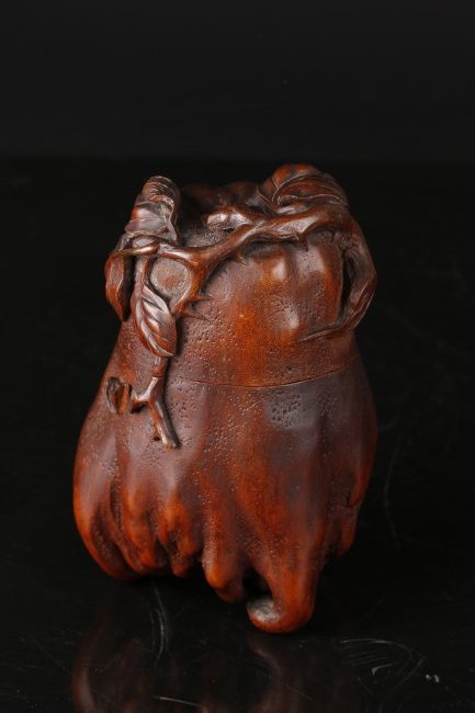 Fine Carved Boxwood Lidded Jar. (1 of 10)