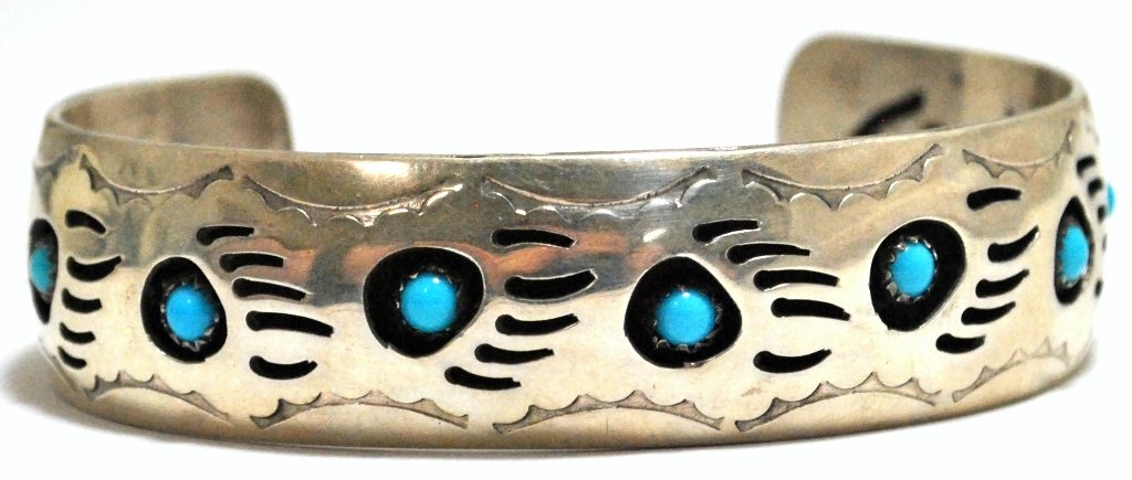 Old Pawn Navajo Turquoise Bear Paw Sterling Silver Larg: Old Pawn Navajo Turquoise Bear Paw Sterling Silver Large Cuff Bracelet - Pearlene Spencer Measures 6-1/4 around with a 1-3/8" gap, 3/4" wide. Weight: 31.1g SKU: br1122"
