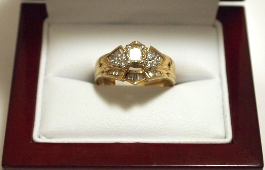 Dead Pawn Diamond 14k Gold Women's Ring - FD: Dead Pawn Diamond 14k Gold Women's Ring - FD Band measures from 5/32 to 7/16" wide, size: 6.25. Center square-cut diamond measures approximately 5/32" tall by 1/8" wide. On both sides of the center di