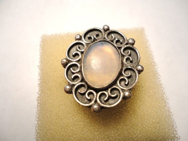NAVAJO SILVER MOONSTONE RING: NAVAJO SILVER MOONSTONE RING
